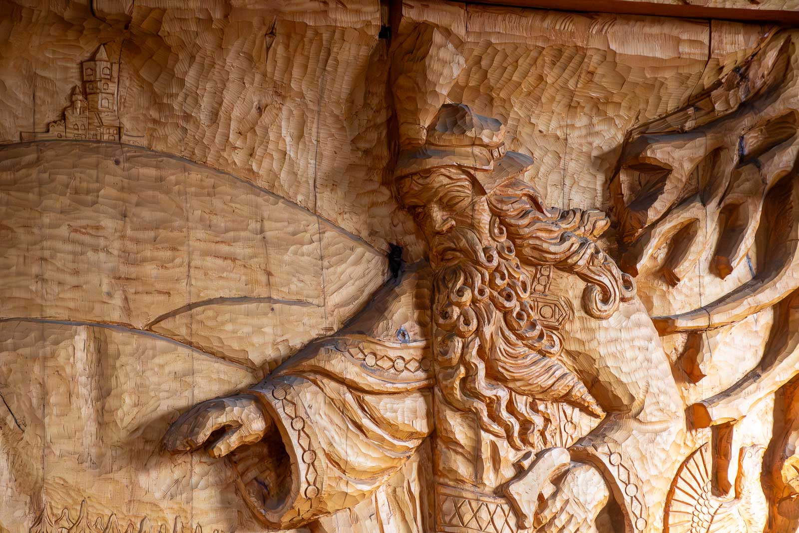 Pradědova galerie v Jiříkově – dřevo jako kronika hor a českých dějin