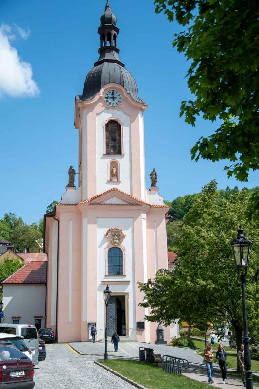 Farní kostel svatého Jana Nepomuckého a svatého Bartoloměje