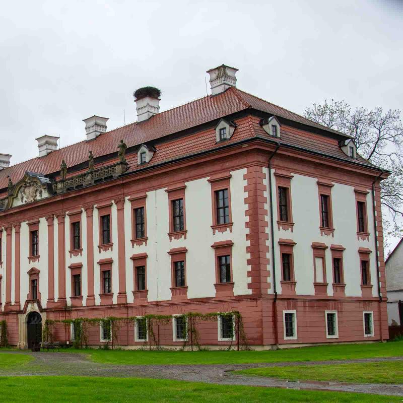 Zámek Kunín – barokní perla Moravy a sídlo dobré hraběnky