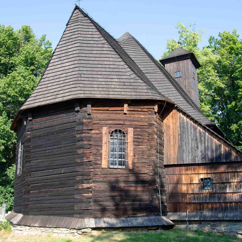 Dřevěný klenot v Žárové: kostel svatého Martina