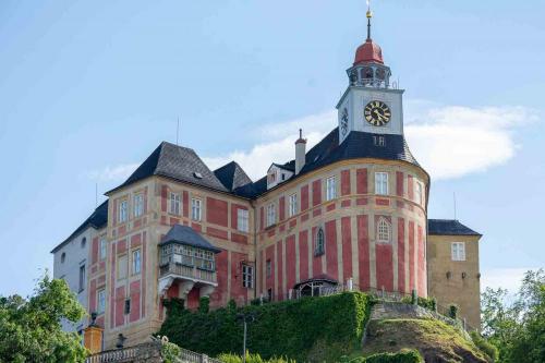 Zámek Jánský Vrch – dominanta Jesenicka nad Javorníkem