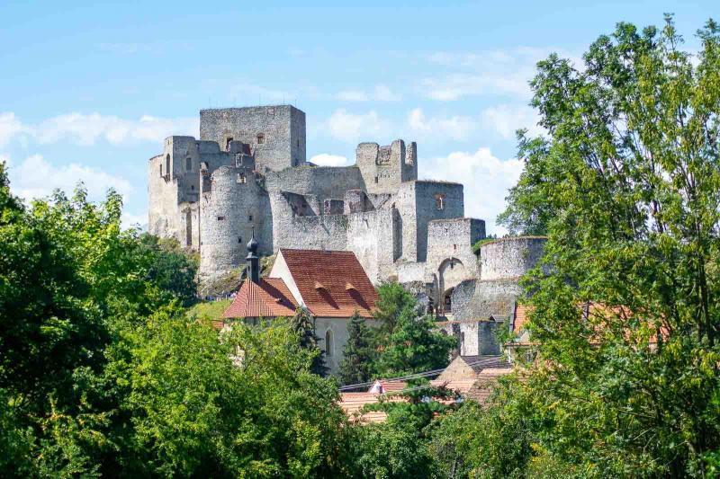 Zřícenina hradu Rábí